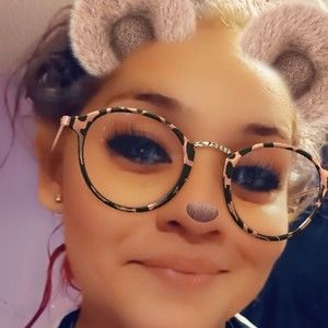 Meet your Posher, Yvette